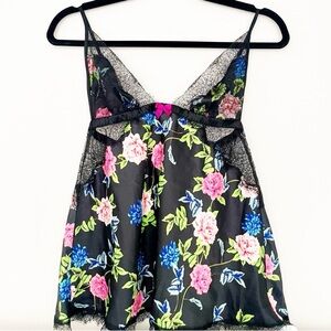 NWT Victoria’s Secret Floral Lace Trim Top S
